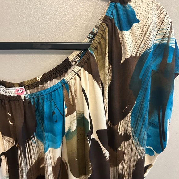 Women’s Y2K Body Central floral flowing top with fitted bottom - Picture 5 of 12